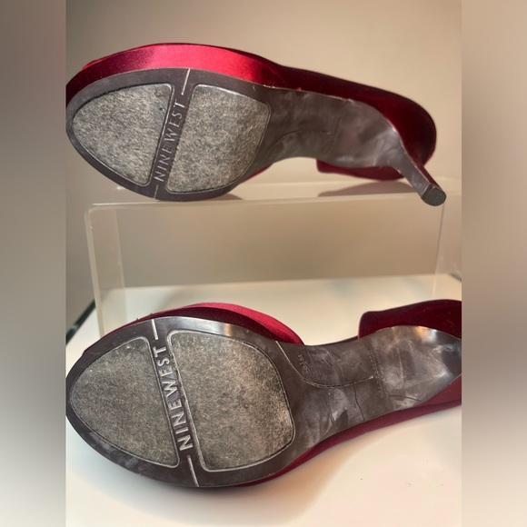 Nine West Formal Ruby Red Prom, Party, Wedding, Pinup Date Night High Heels - Picture 6 of 11